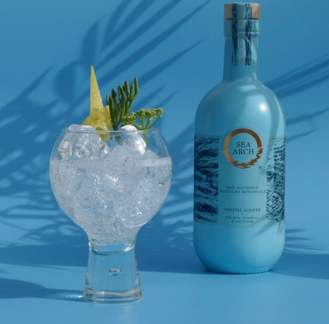 Alcoholvrije gin van Sea Arch in een glas als mocktail
