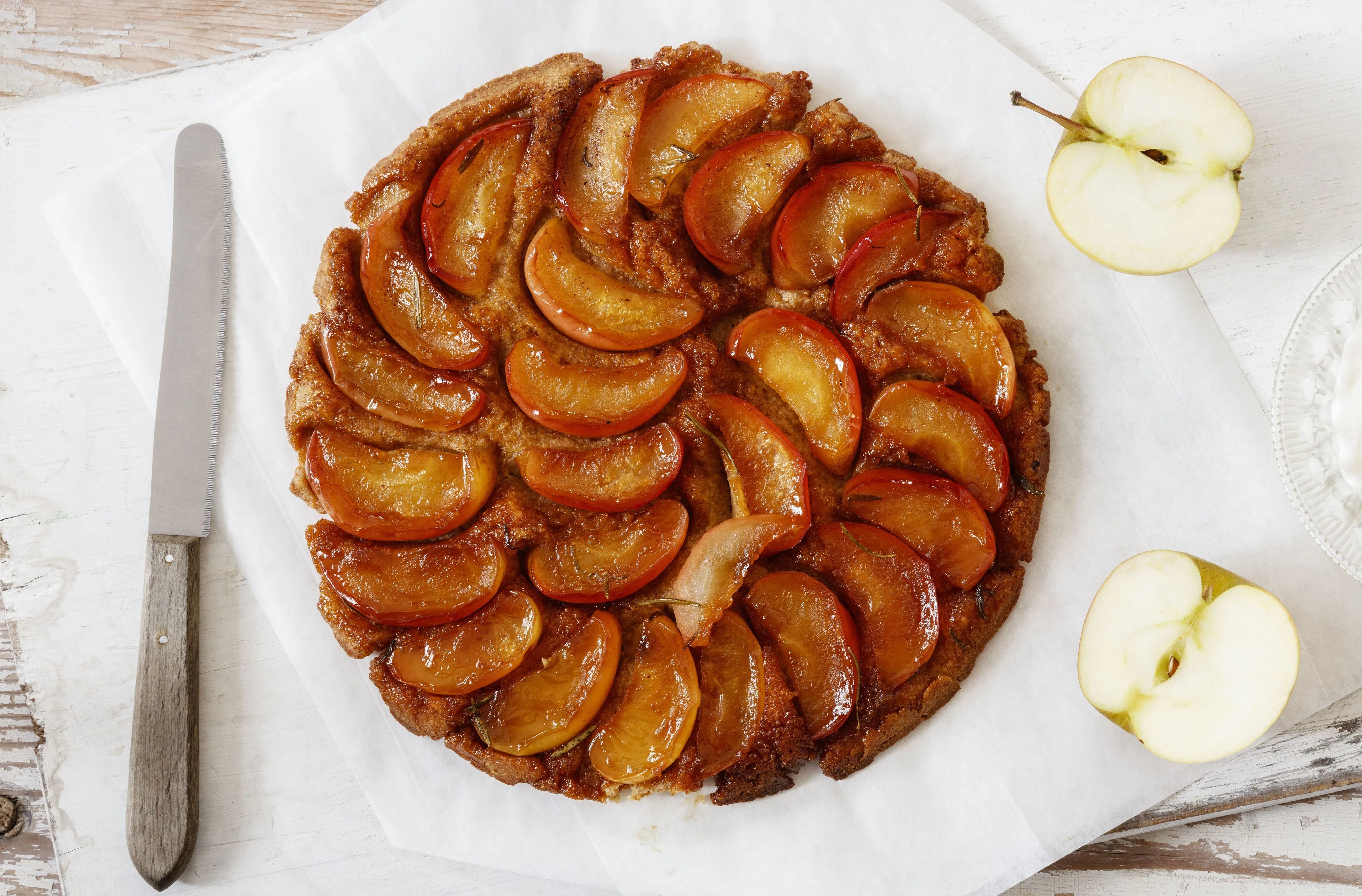 Pastinaak en appel tarte tatin Ⓥ