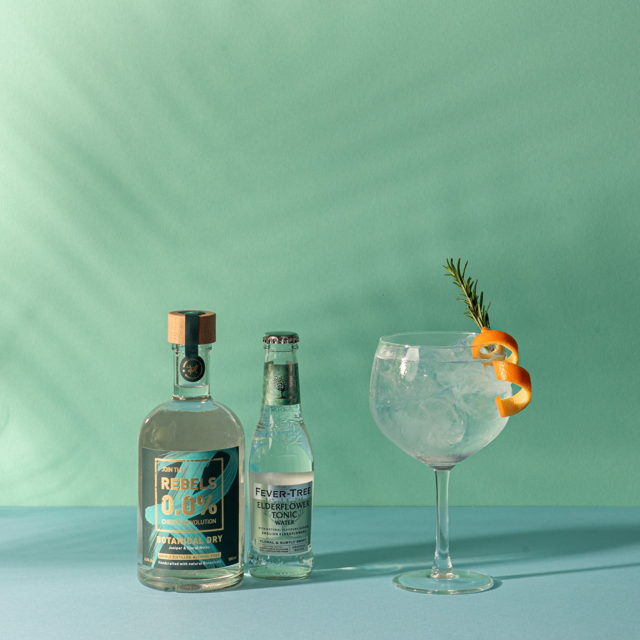 De alcoholvrije cocktail van Rebels0.0%, een Gin & Tonic.