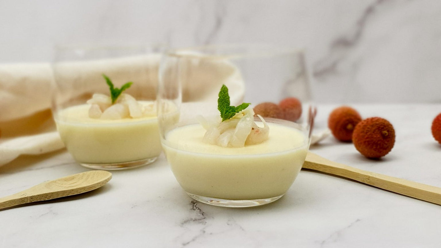 Vanille panna cotta met lychee compote