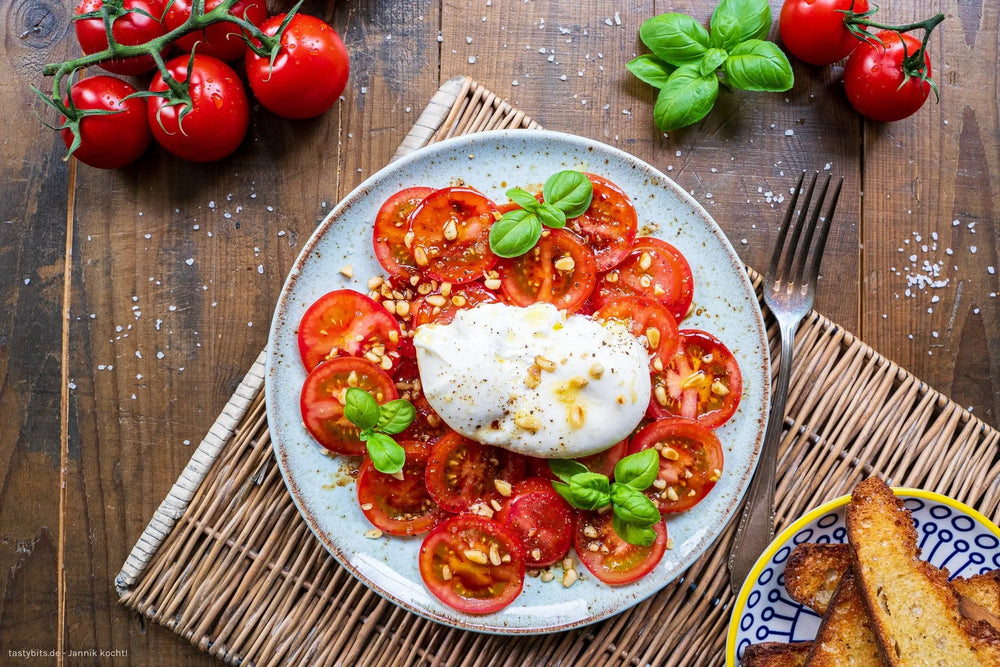 Salad with tomato and burrata