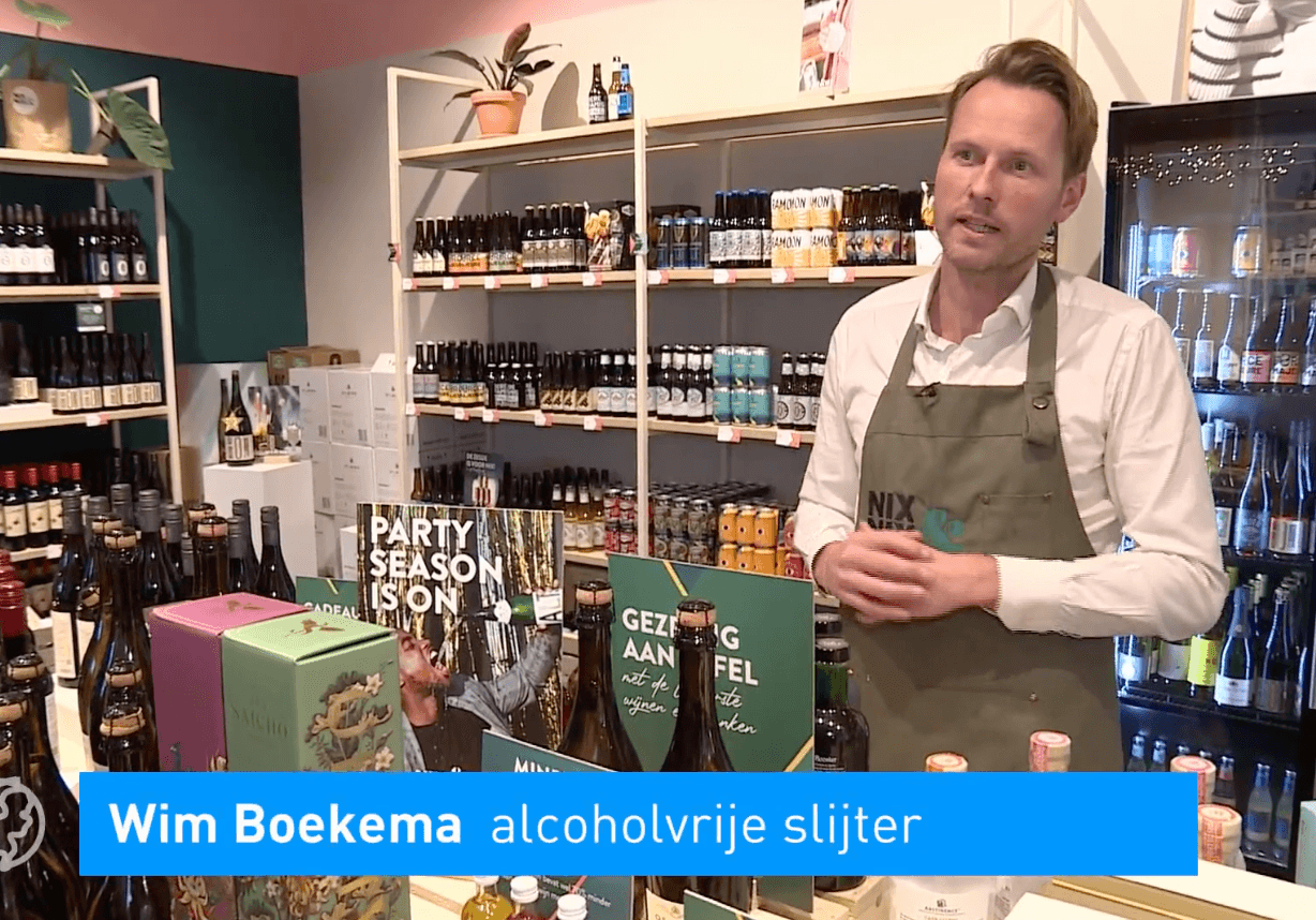 Alcoholvrije slijter met assortiment alcoholvrije spirits, bieren en wijnen in winkel | World of NIX