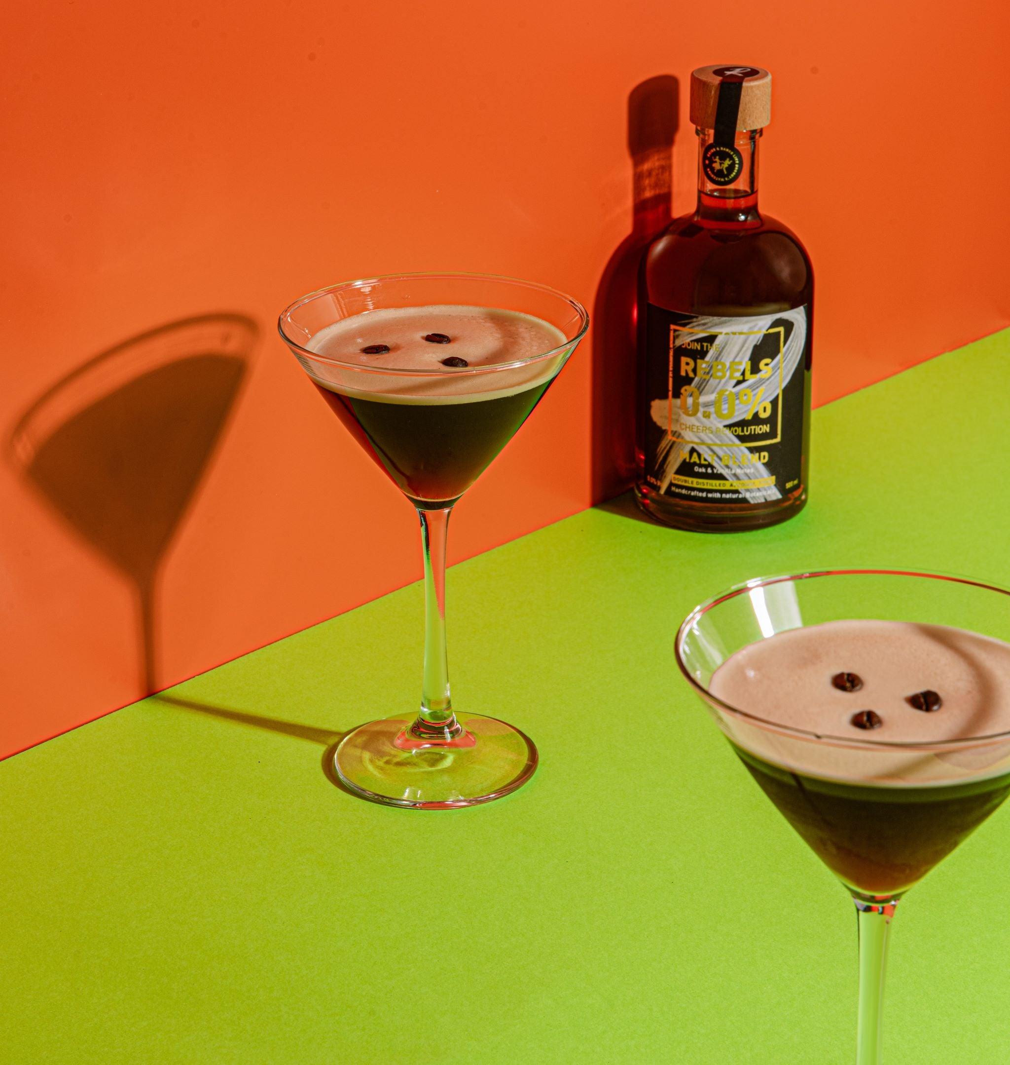 De alcoholvrije cocktail Espresso Martino van Rebels 0.0%