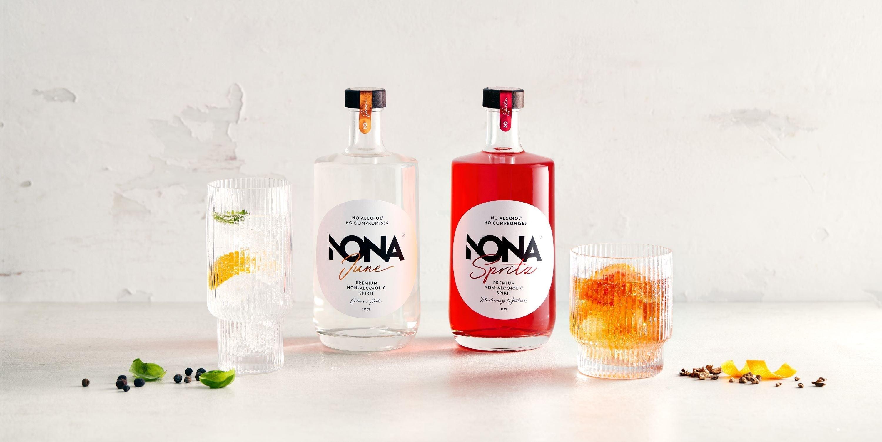 De alcoholvrije Nona Spritz en NONA gin met bijpassende cocktails.