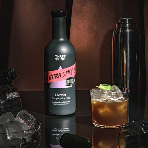 Elixir van Three Spirit extra spicy met een heerlijk gevuld glas